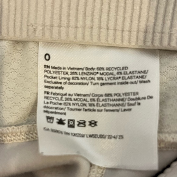 (0)Lululemon flare leggings - Picture 3 of 7